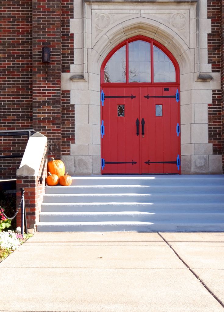 2015.10.19. ddp.3 red door and pumpkins